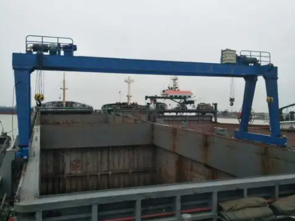 船用門式艙蓋吊在緊急情況下如何快速應(yīng)對(duì)？有何應(yīng)急預(yù)案？